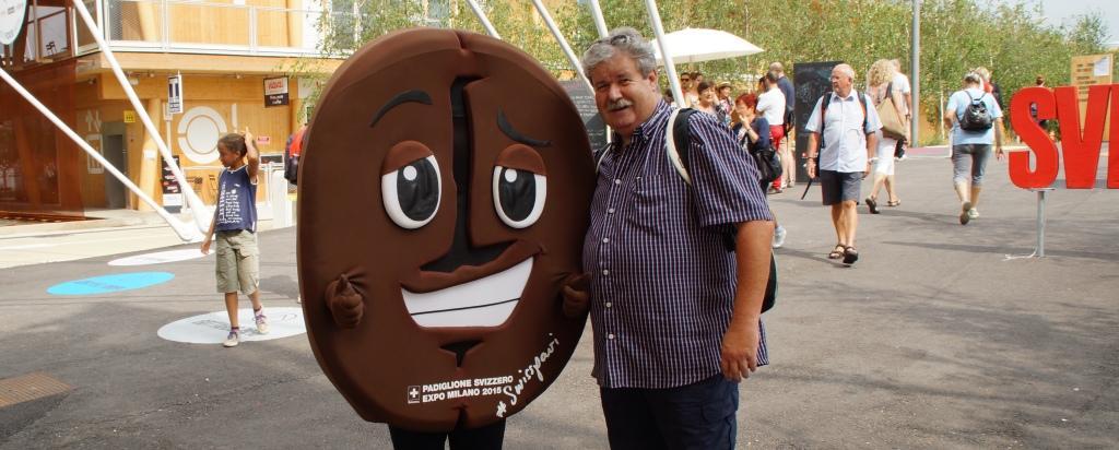 26082015_padiglione svizzero con mascotte e bosia
