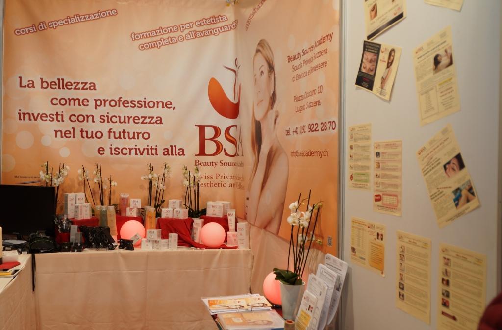 bsa stand addobbato senza persone compressed