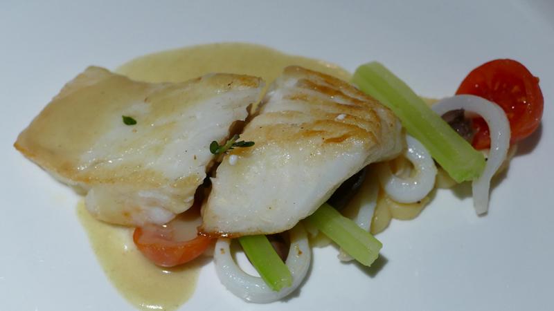 rombo, olive, calamari e prea di pastinaca