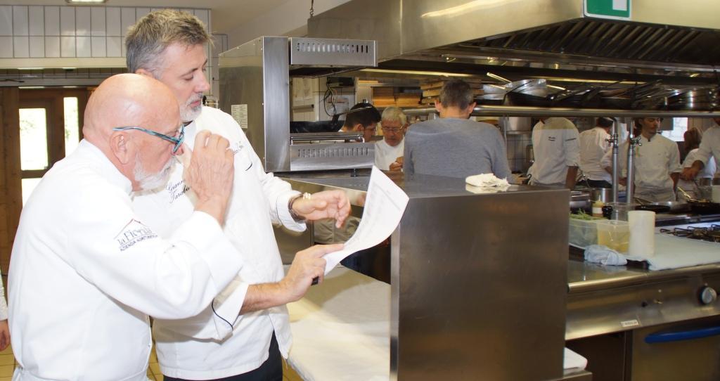 06102017_bitto e stelle_giorgio arrighi con gianni tarabini in cucina