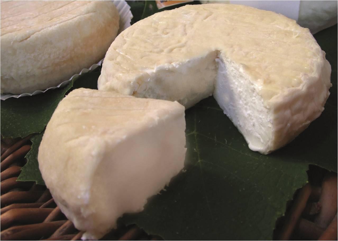 robiola taglia la deliziosa